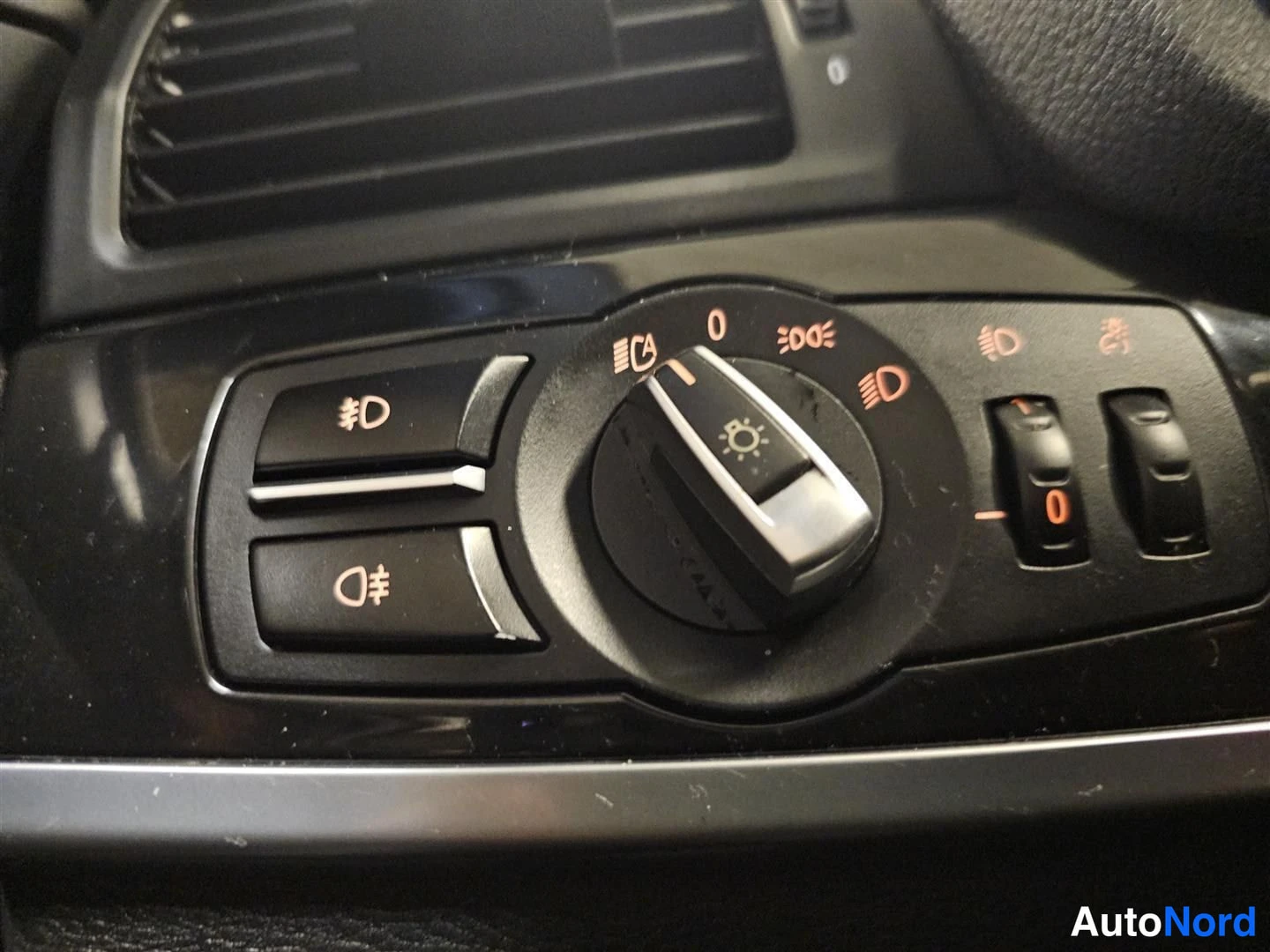 Valkoinen BMW X3 2015, yksityiskohta, kuva 18