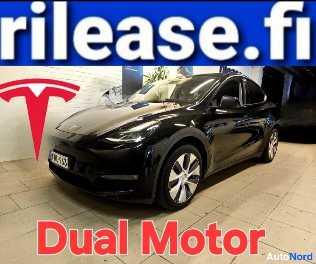 Musta Tesla Model Y 2023, etuviisto, keula vasemmalle, kuva 2