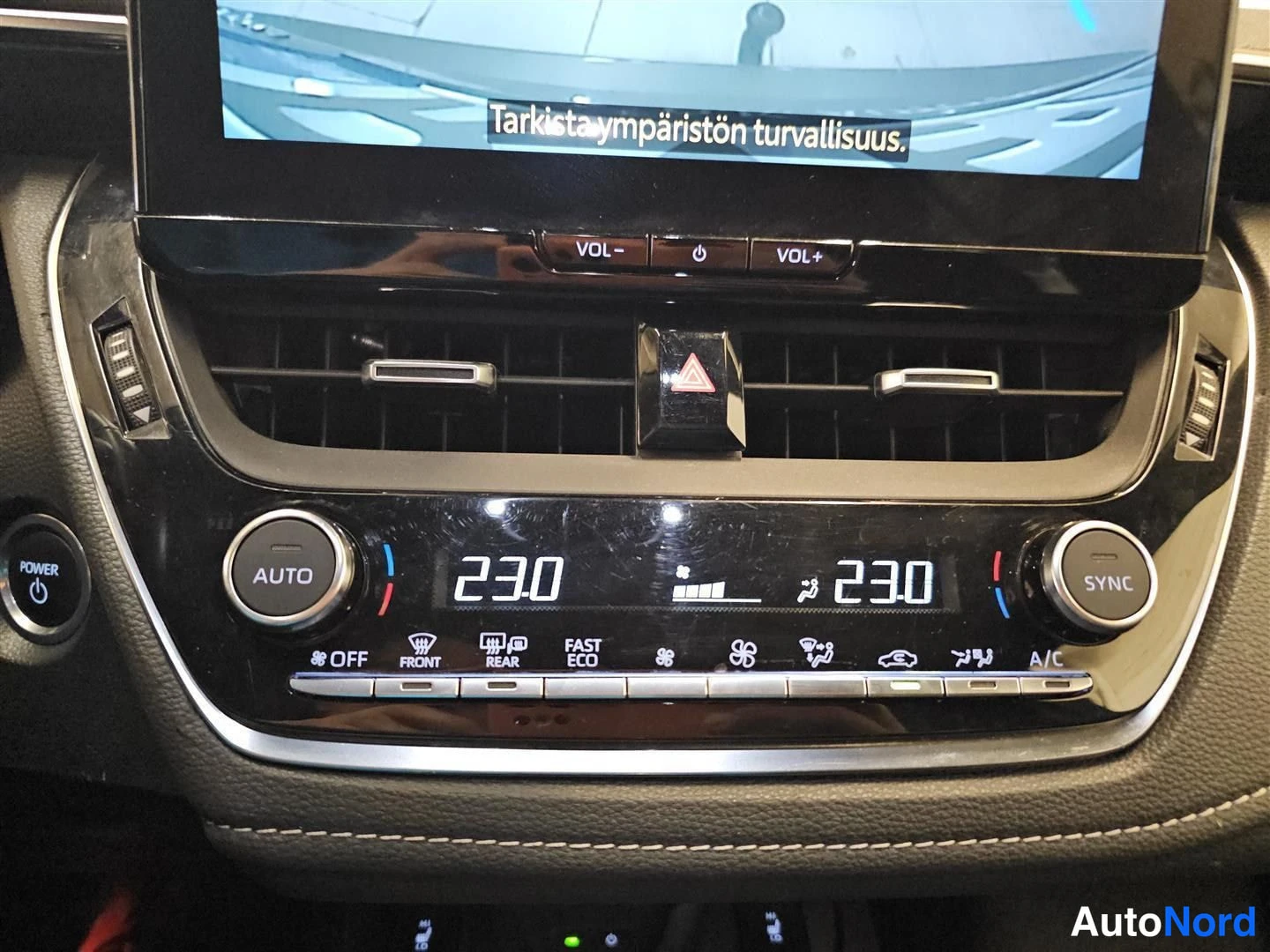 Vihreä Toyota Corolla 2023, yksityiskohta, kuva 12