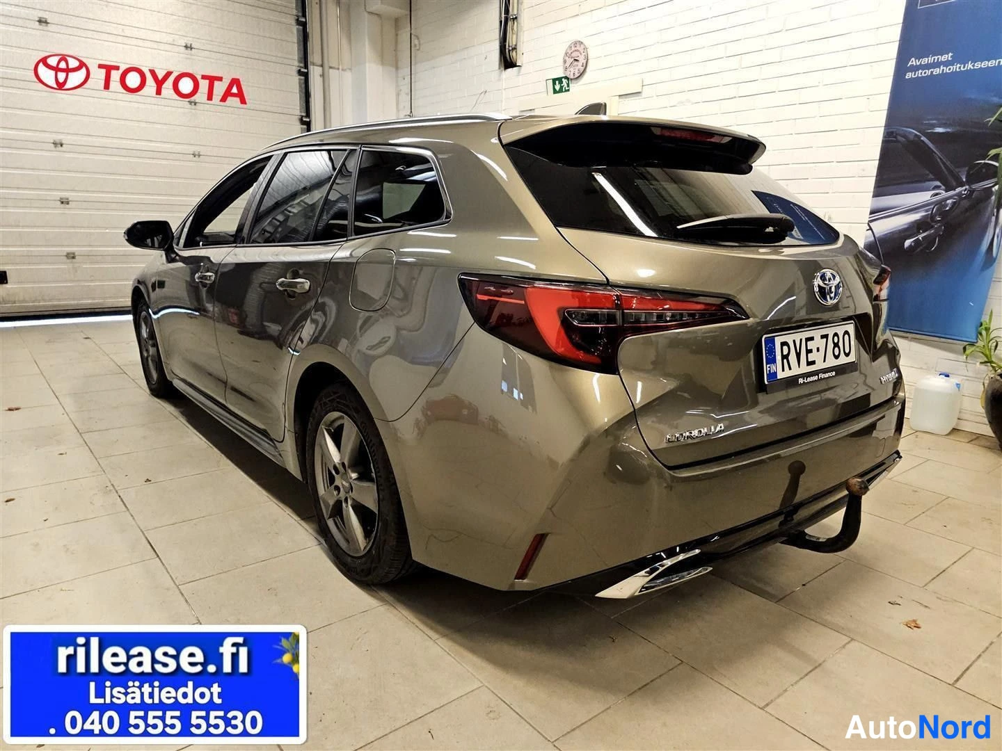 Vihreä Toyota Corolla 2023, takaviisto, kuva 6