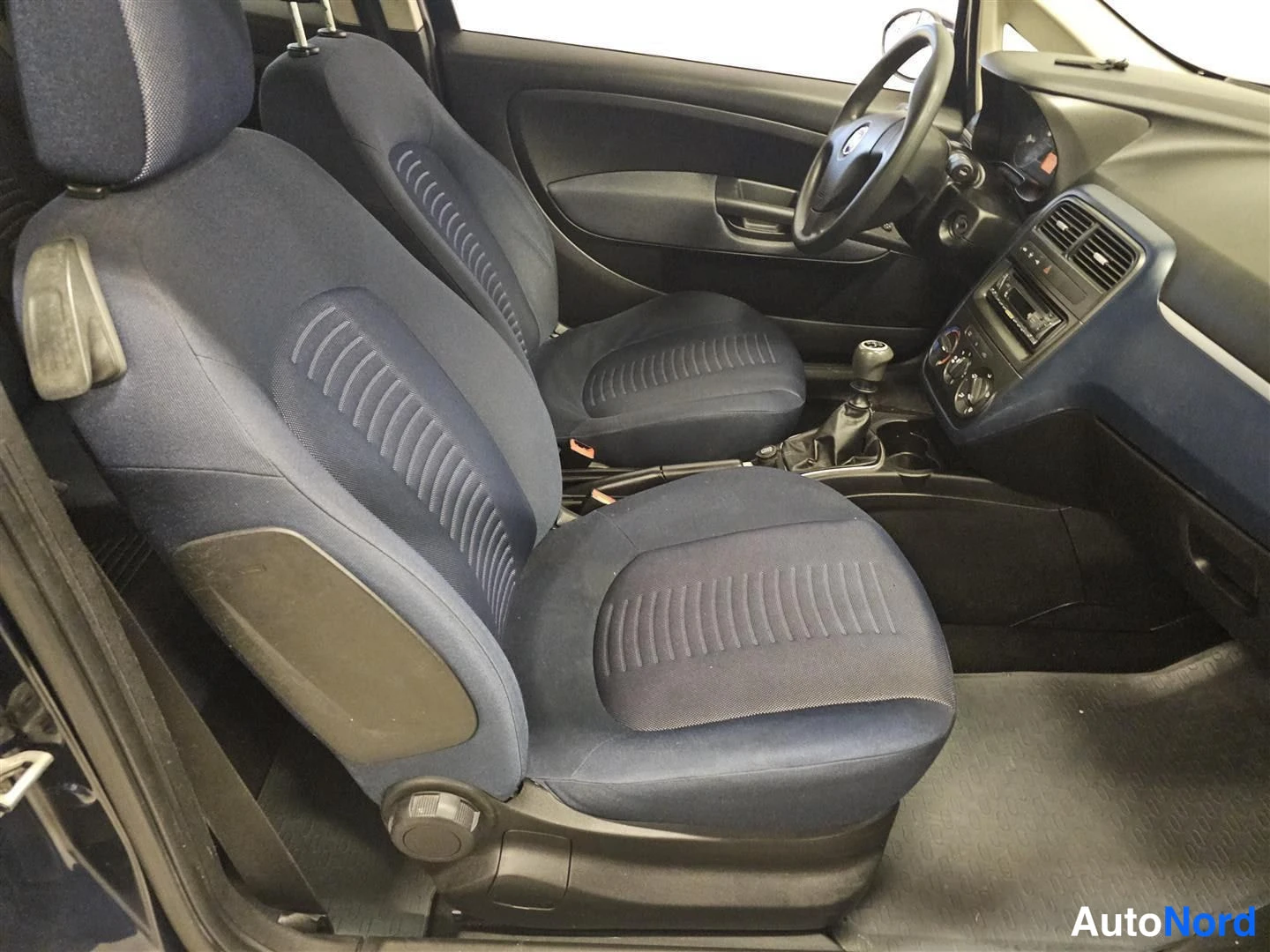 Fiat Grande Punto 2008, etuistuimet, kuva 11