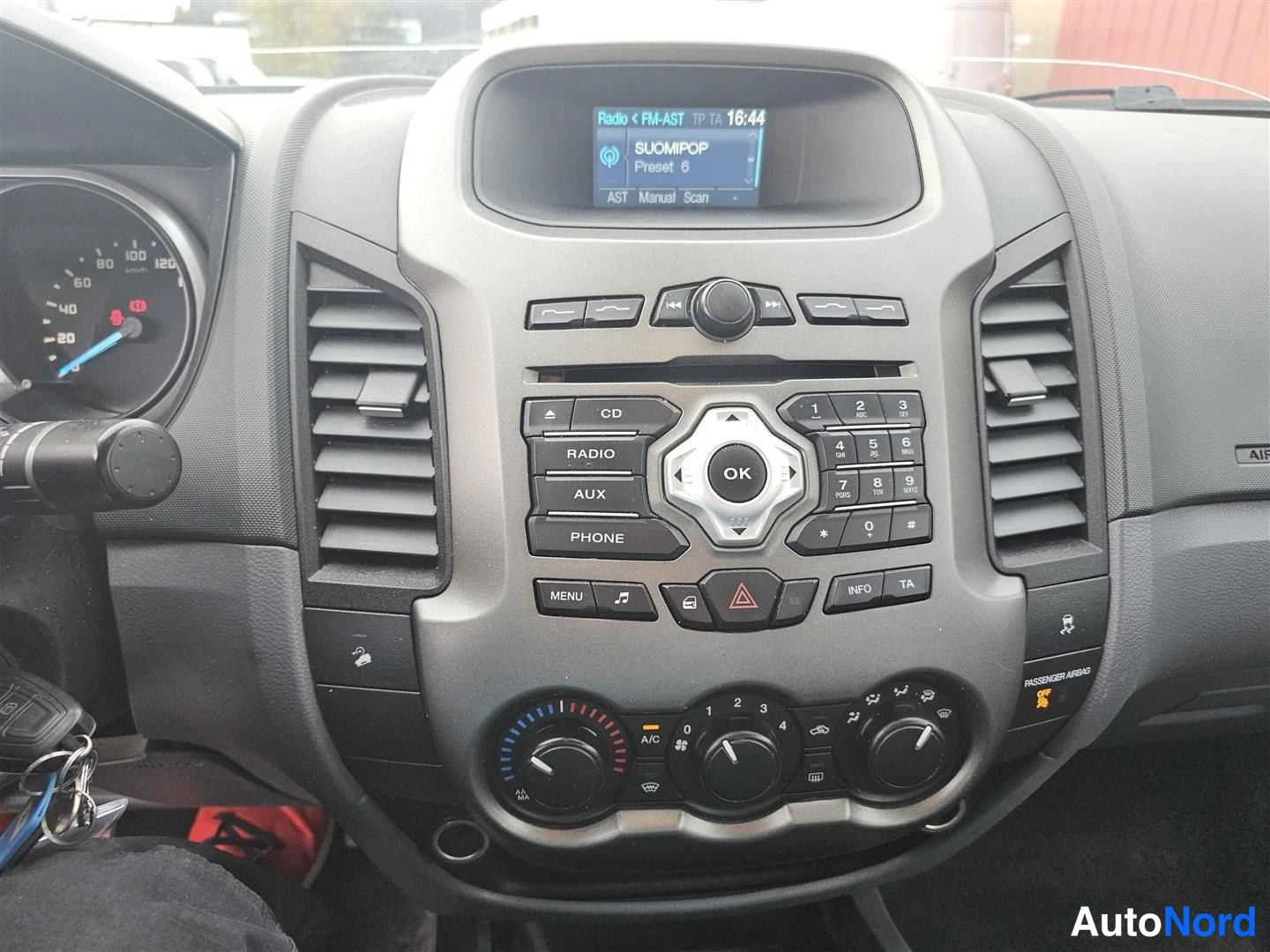 Harmaa Ford Ranger 2013, yksityiskohta, kuva 10