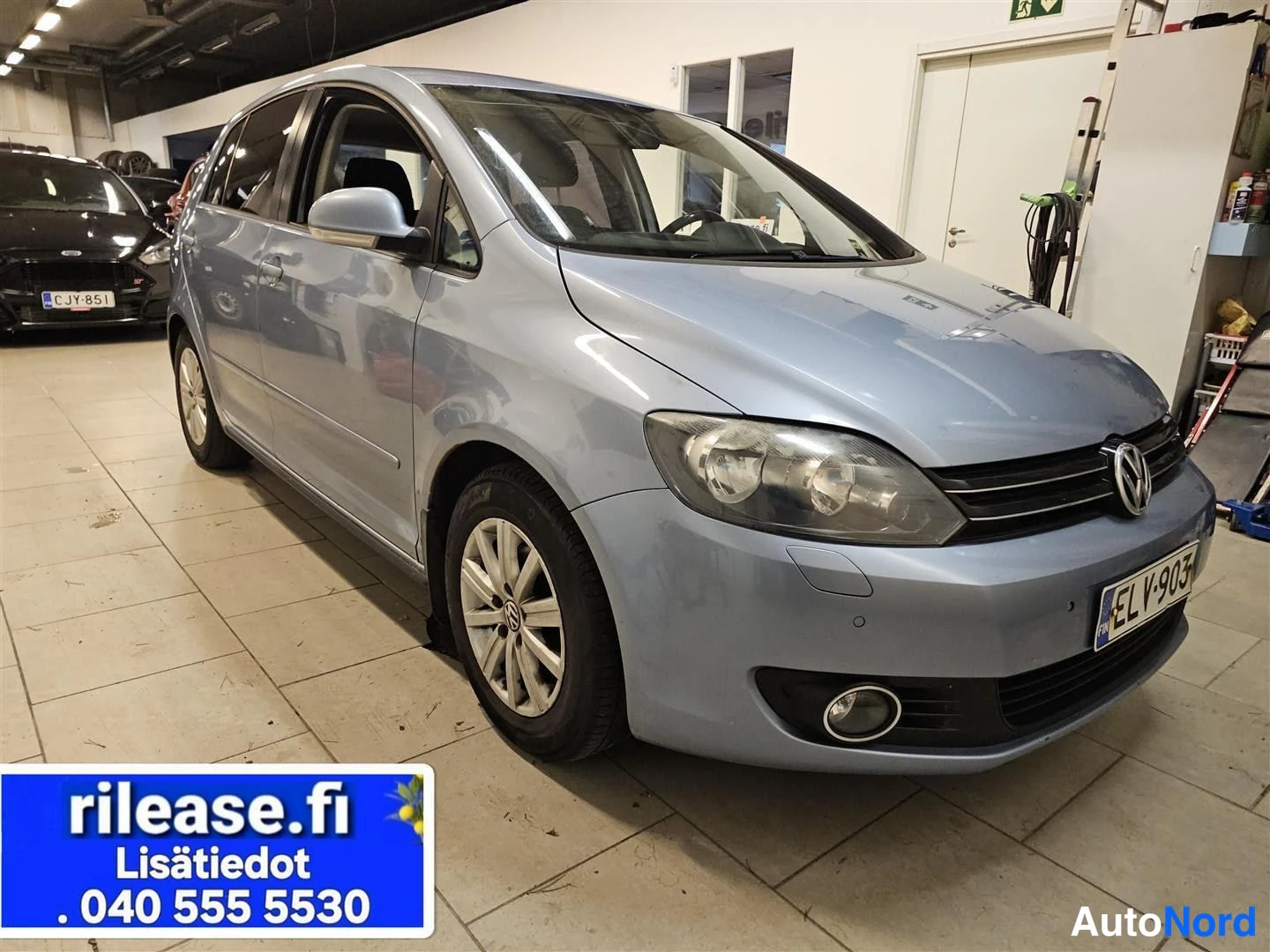 Sininen Volkswagen Golf Plus 2011, etuviisto, keula oikealle, kuva 3