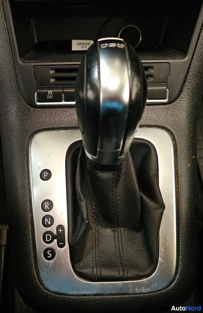 Sininen Volkswagen Golf Plus 2011, yksityiskohta, kuva 14
