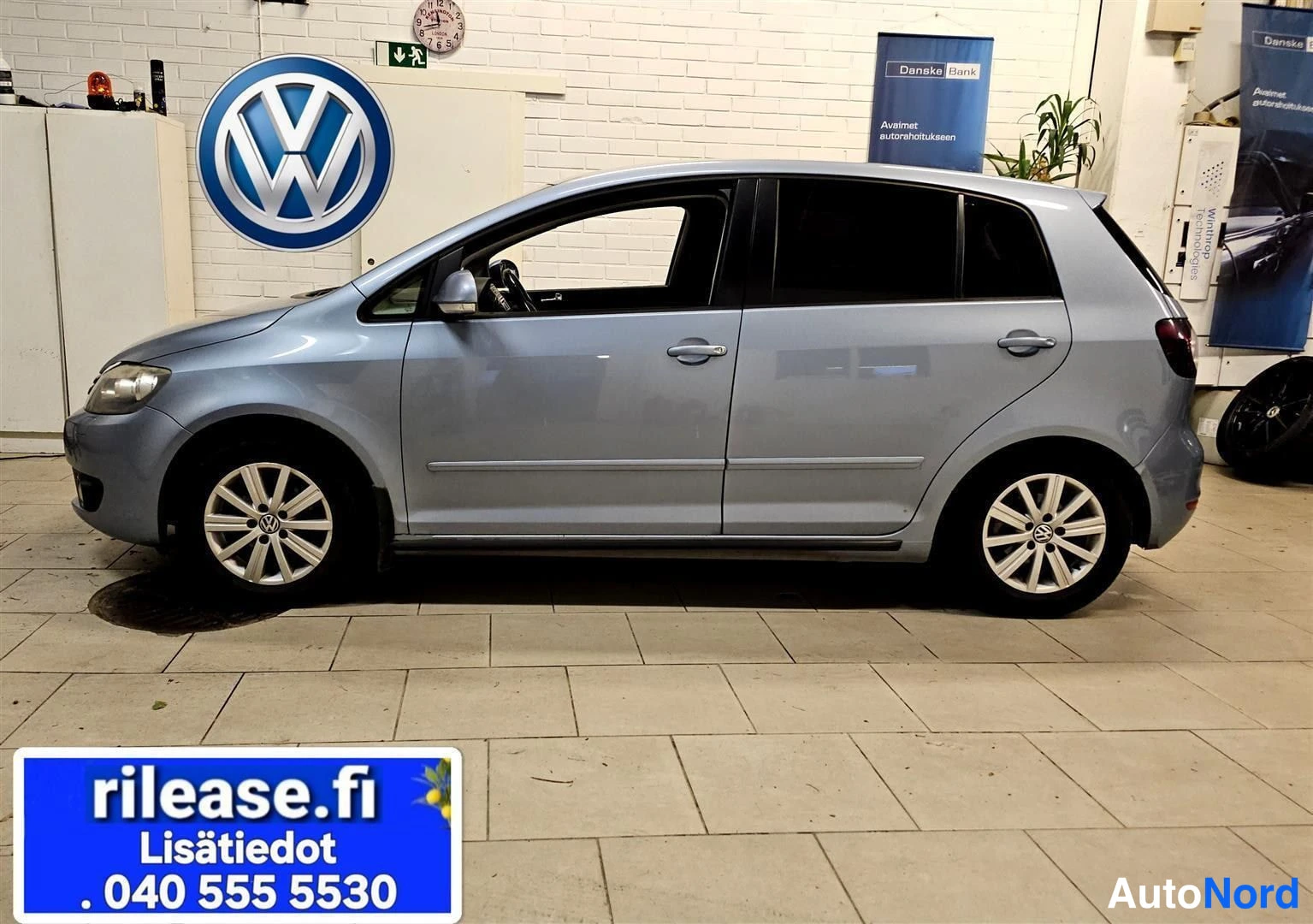 Sininen Volkswagen Golf Plus 2011, sivulta, kuva 4
