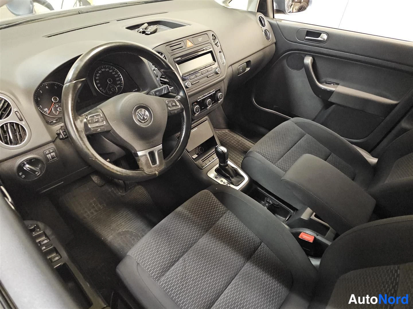 Sininen Volkswagen Golf Plus 2011, ohjaamo, kuva 8
