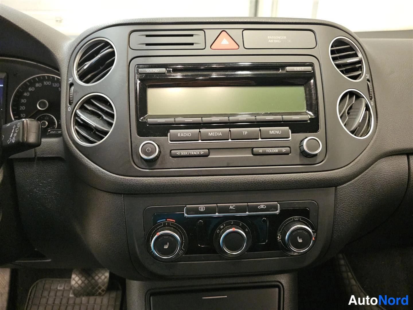 Sininen Volkswagen Golf Plus 2011, ohjaamo, kuva 9