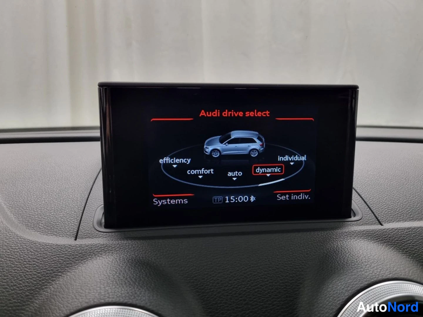 Harmaa Audi A3 Sportback 2016, yksityiskohta, kuva 17