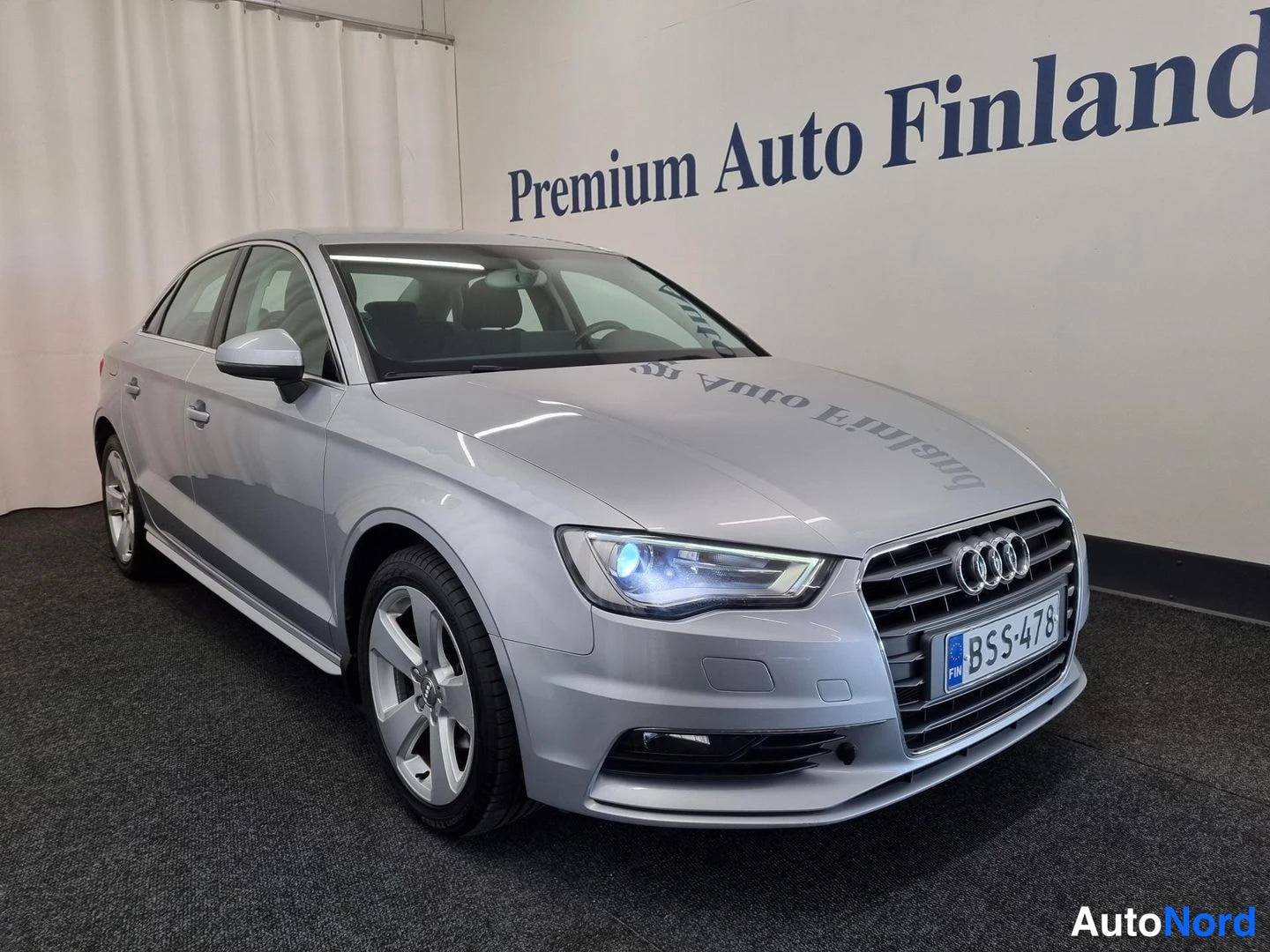 Hopea Audi A3 2016, etuviisto, keula oikealle, kuva 2
