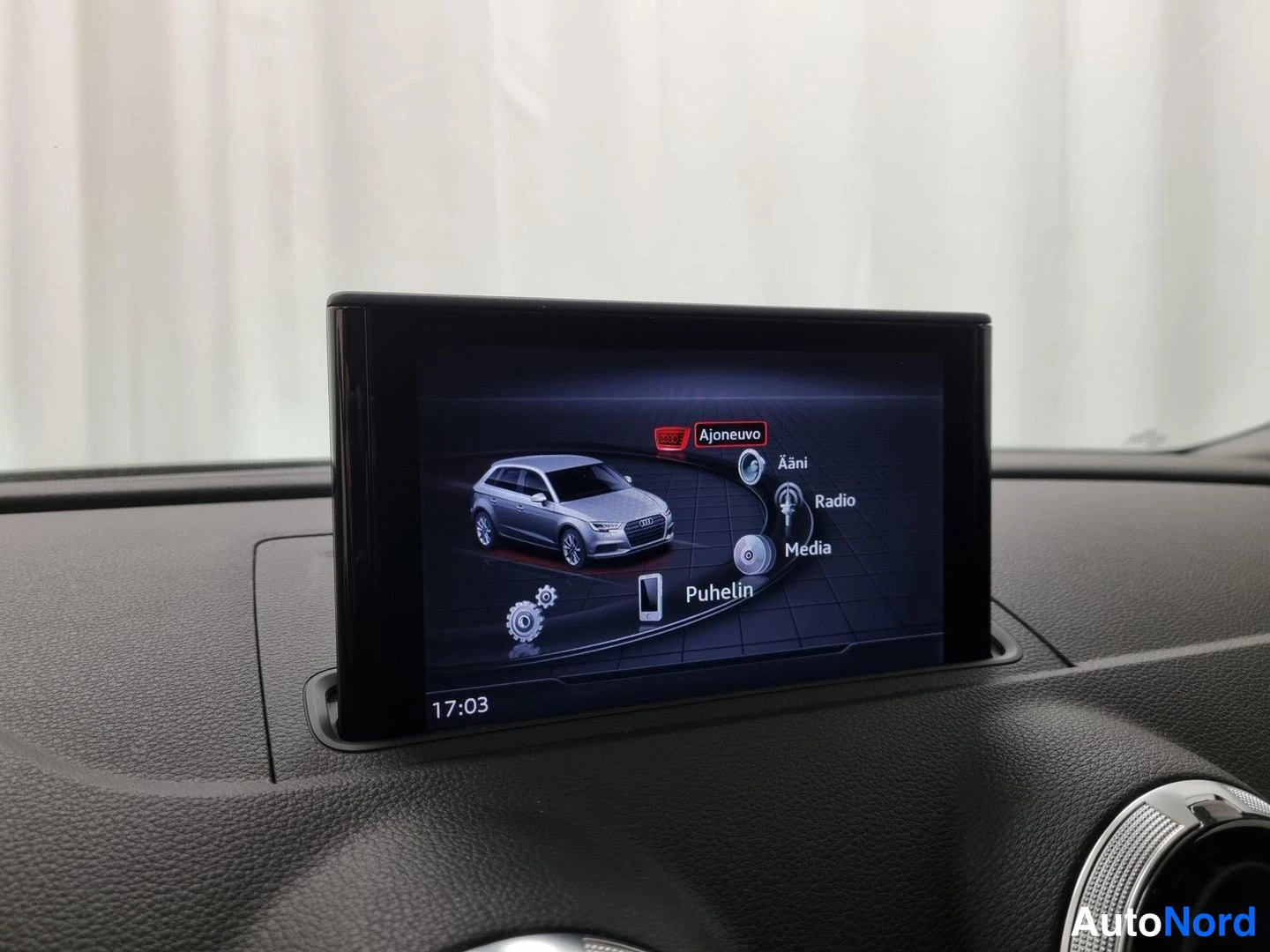 Musta Audi A3 Sportback 2018, yksityiskohta, kuva 15