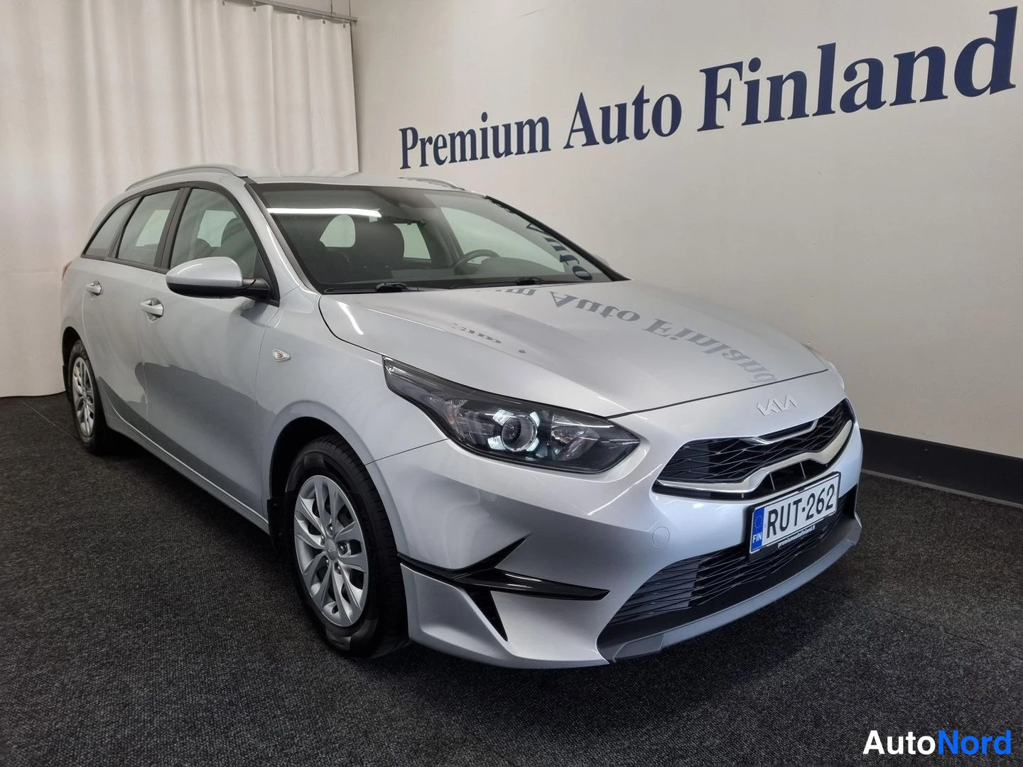 Hopea Kia Ceed 2022, etuviisto, keula oikealle, kuva 2