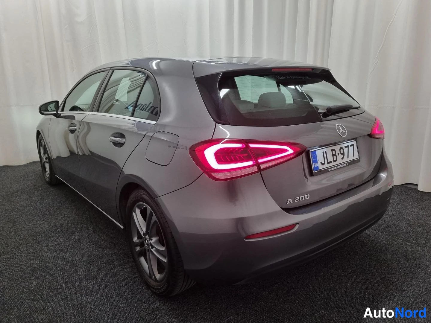 Harmaa Mercedes-Benz A 200 2019, takaviisto, kuva 4