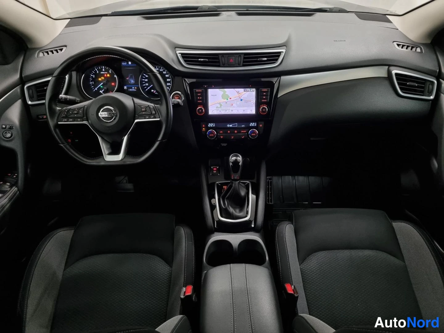 Musta Nissan Qashqai 2019, ohjaamo, kuva 7