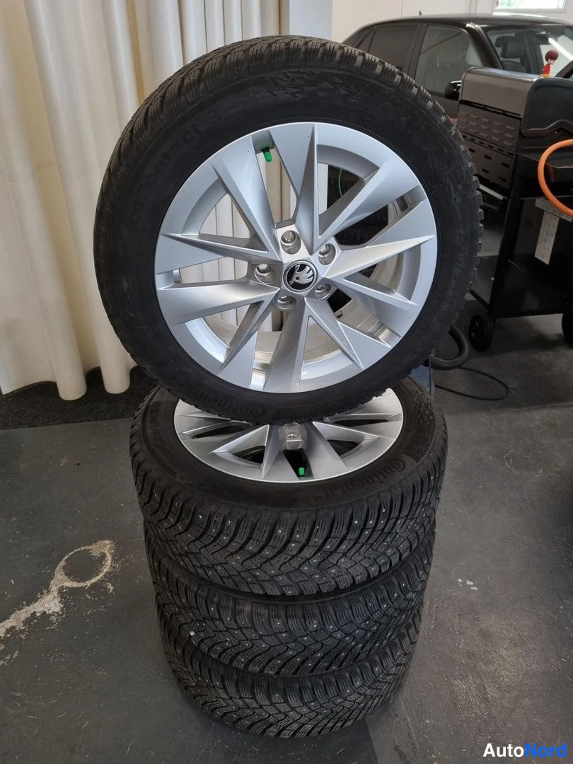 Sininen Skoda Octavia 2023, yksityiskohta, kuva 32