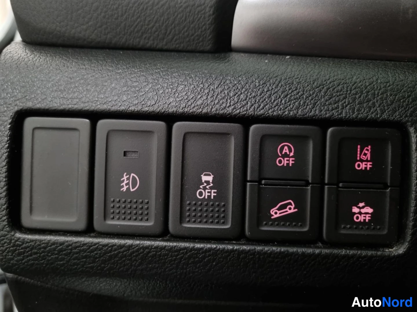Valkoinen Suzuki Vitara 2021, yksityiskohta, kuva 18