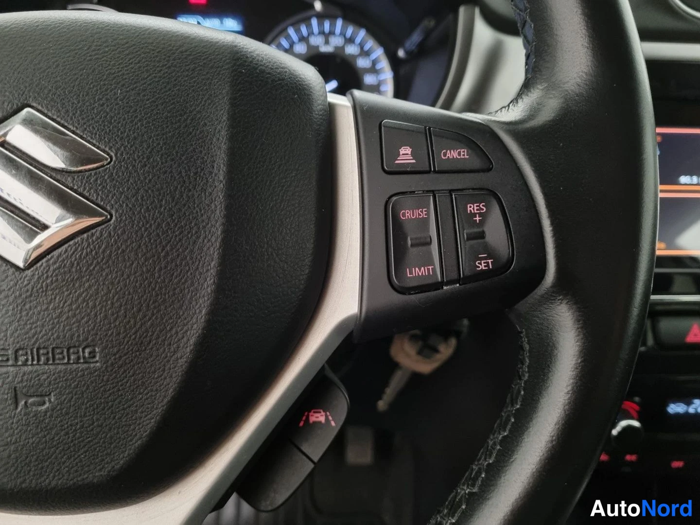 Valkoinen Suzuki Vitara 2021, yksityiskohta, kuva 20