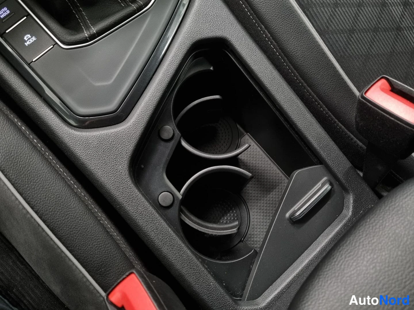 Musta Volkswagen Tiguan 2022, yksityiskohta, kuva 19