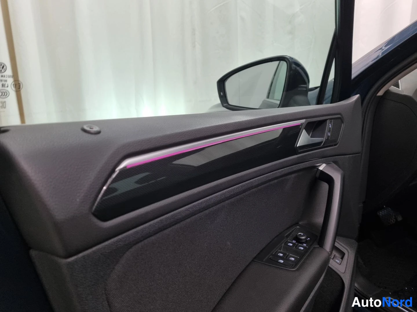 Sininen Volkswagen Tiguan 2023, yksityiskohta, kuva 17