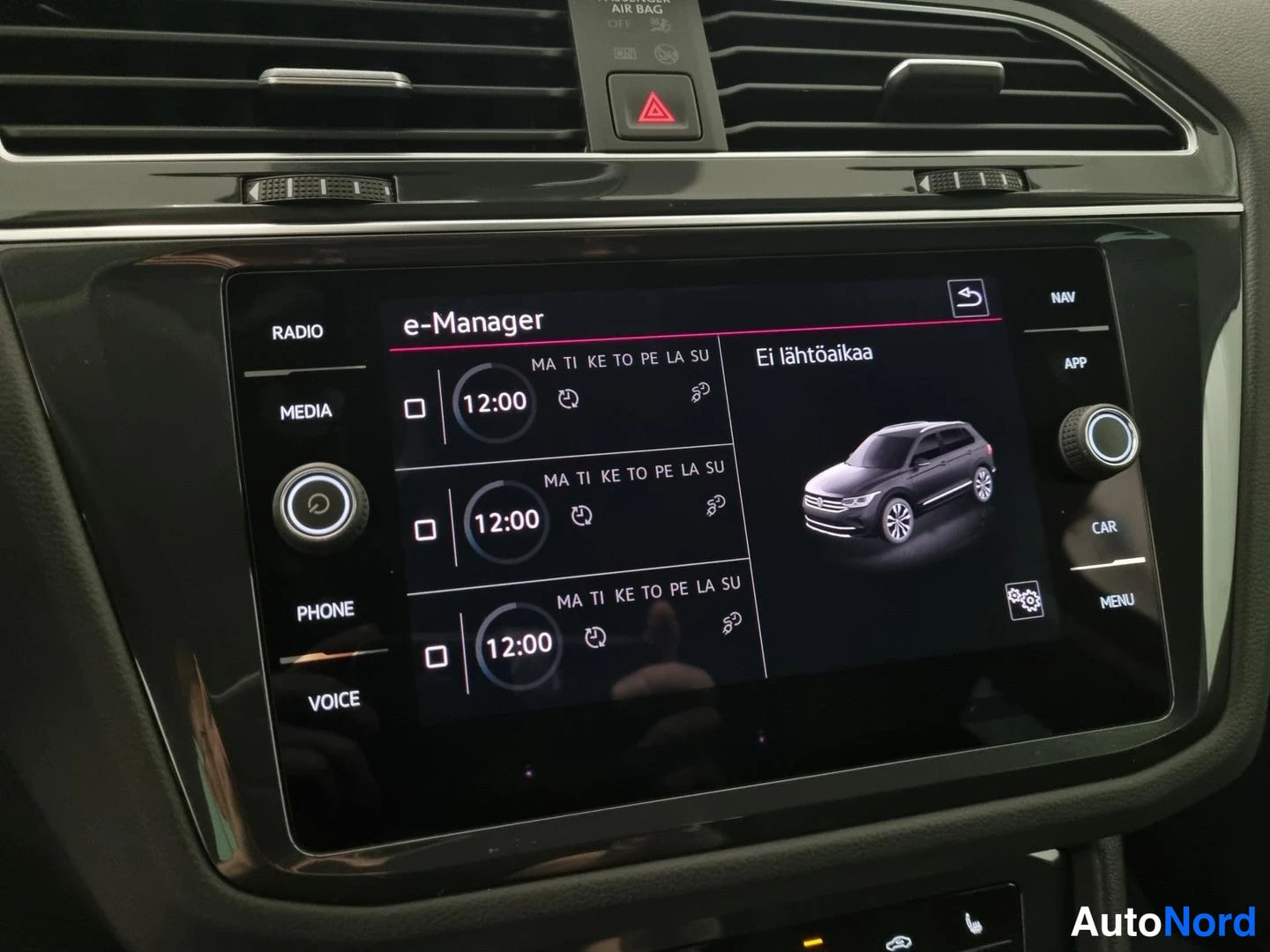 Sininen Volkswagen Tiguan 2023, yksityiskohta, kuva 21