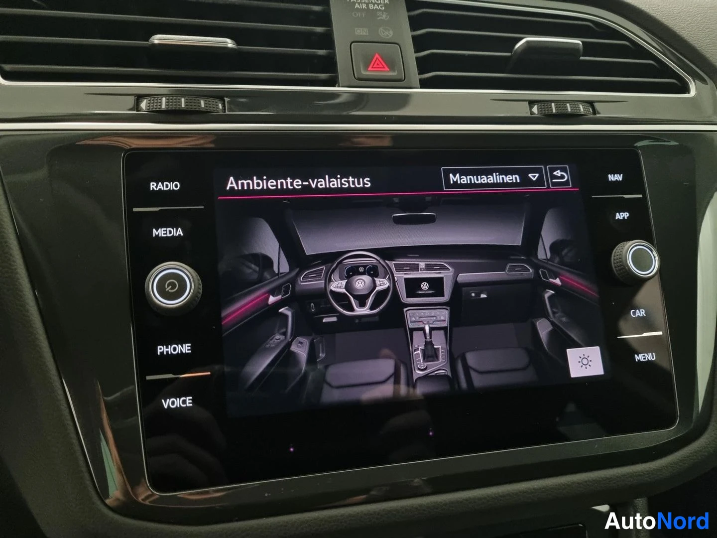 Sininen Volkswagen Tiguan 2023, yksityiskohta, kuva 22