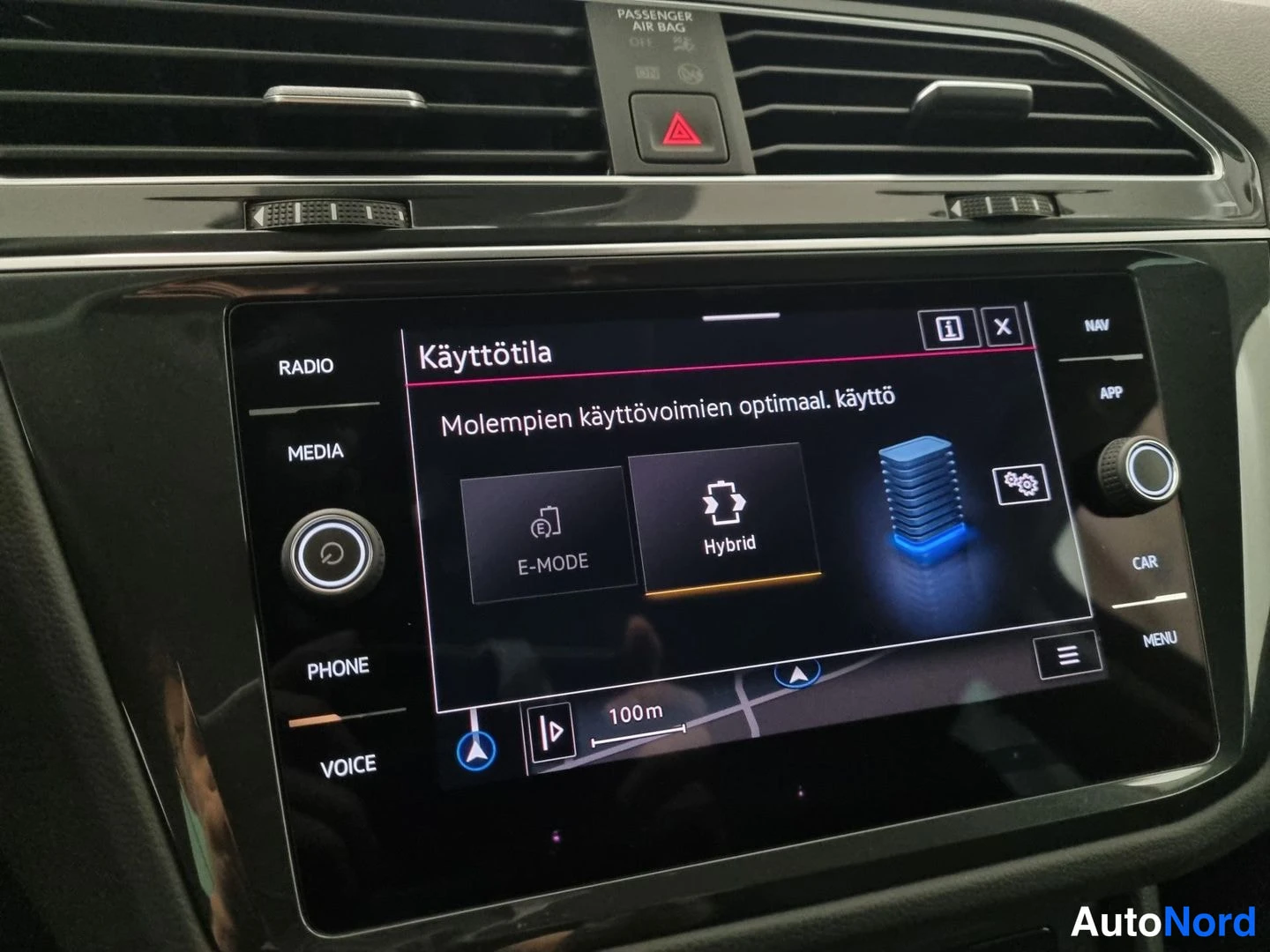 Sininen Volkswagen Tiguan 2023, yksityiskohta, kuva 29