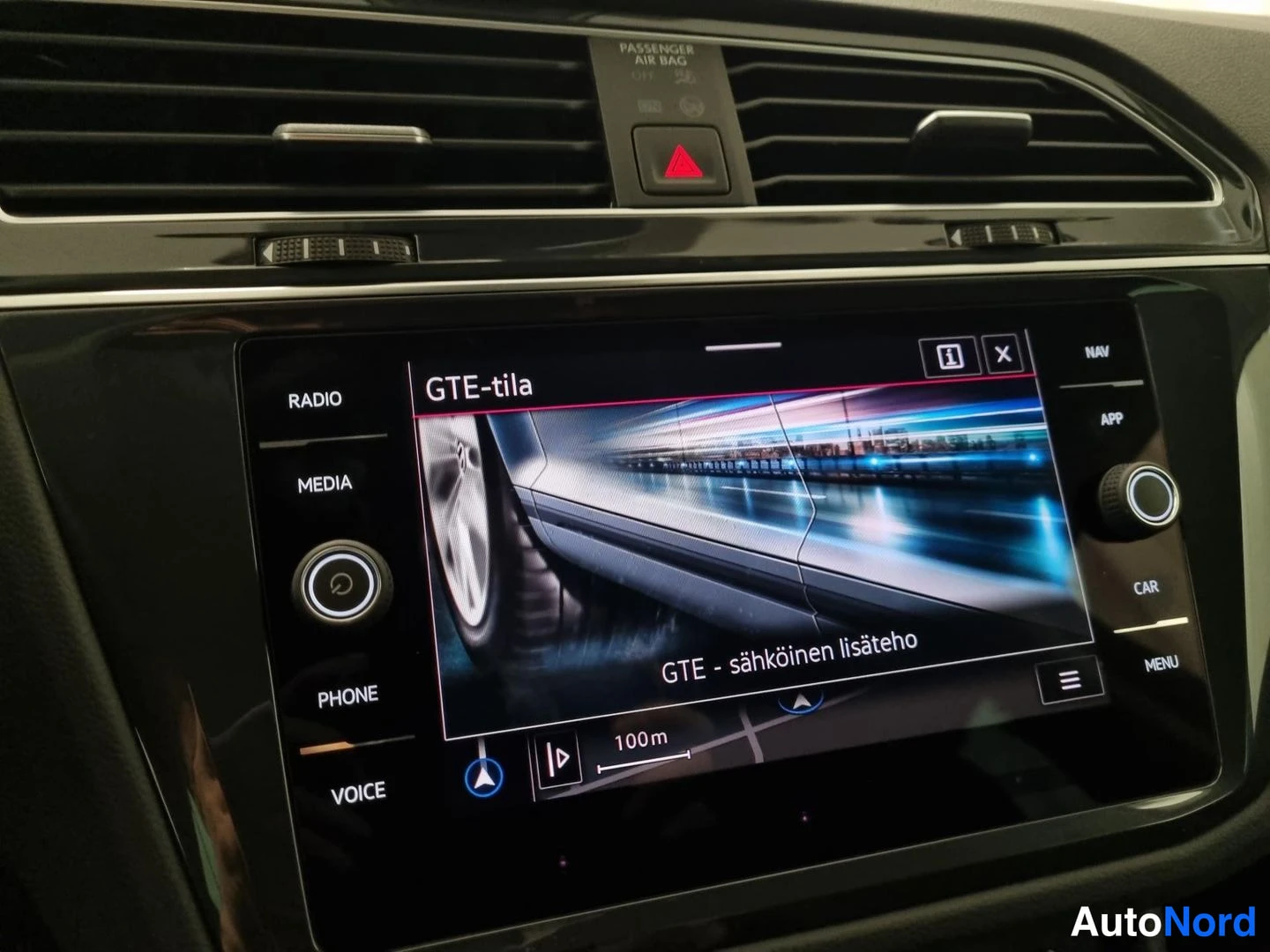 Sininen Volkswagen Tiguan 2023, yksityiskohta, kuva 30