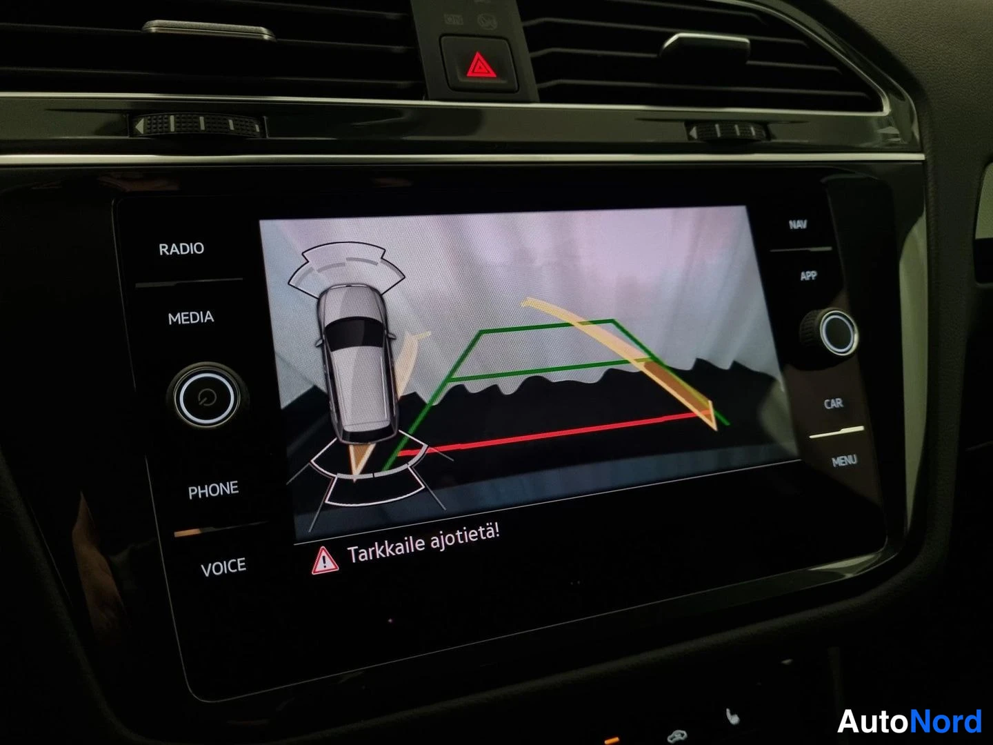 Sininen Volkswagen Tiguan 2023, yksityiskohta, kuva 31