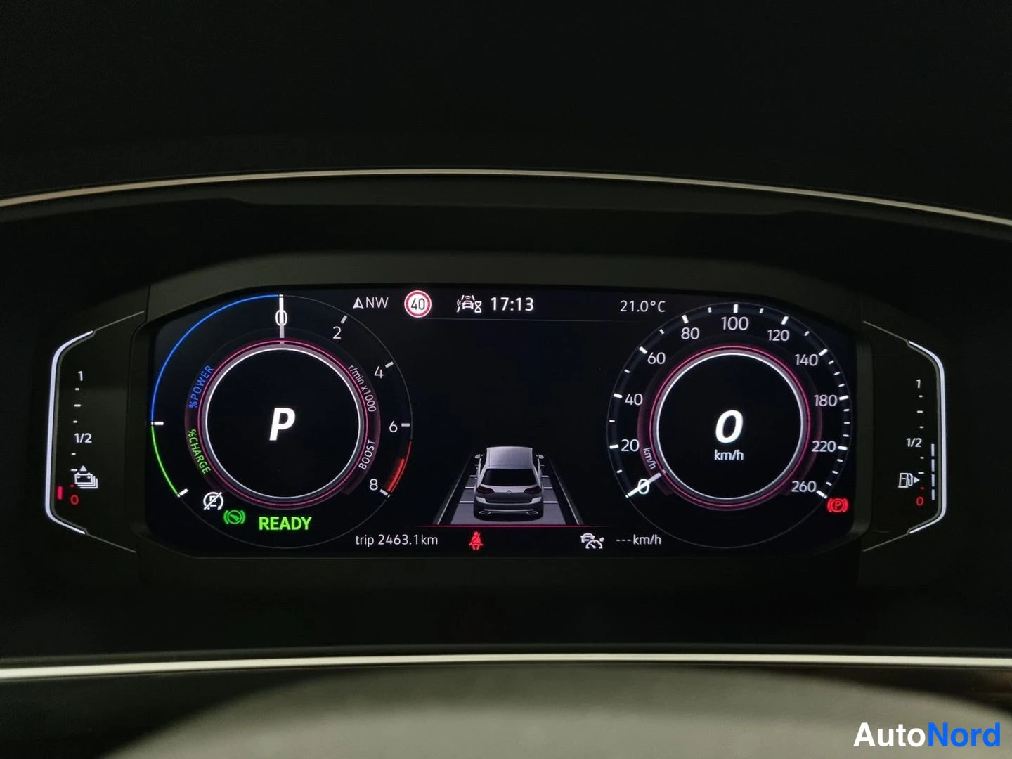 Sininen Volkswagen Tiguan 2023, yksityiskohta, kuva 34