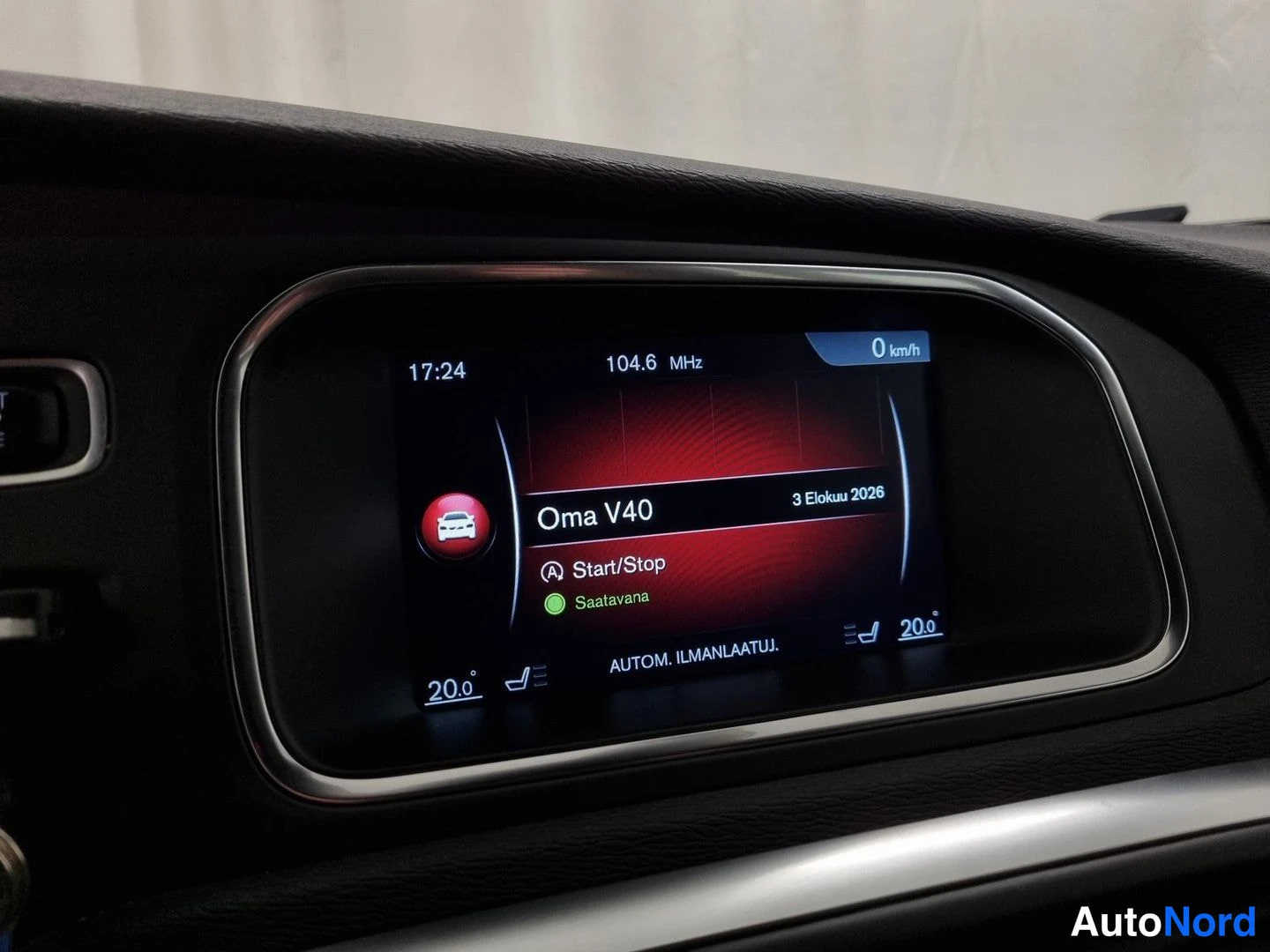Harmaa Volvo V40 2015, yksityiskohta, kuva 15