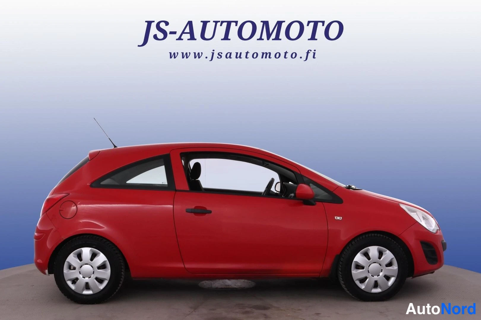 Punainen Opel Corsa 2012, etuviisto, keula oikealle, kuva 3