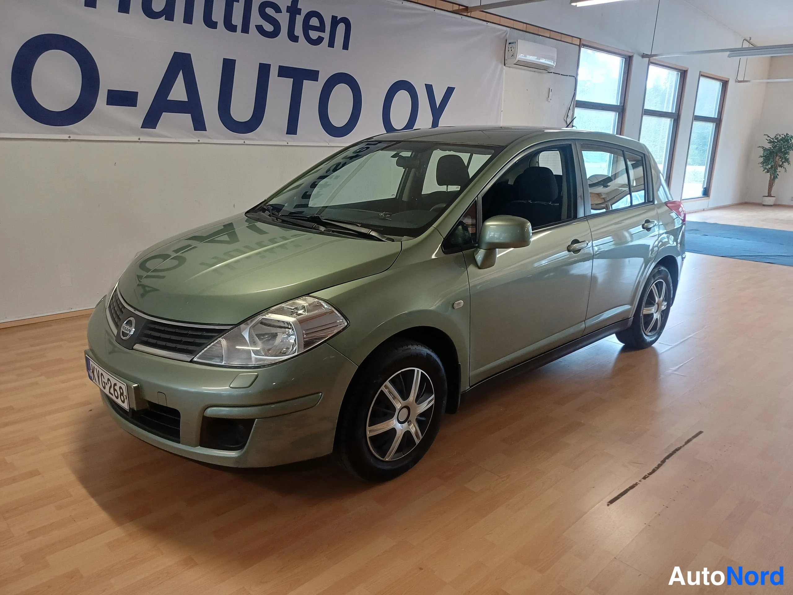 Nissan Tiida 1.6 Visia 2008