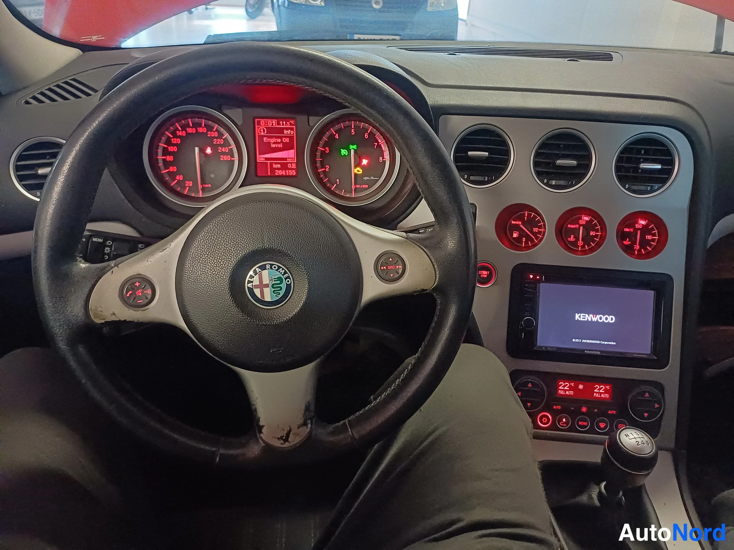 Punainen Alfa Romeo 159 2006, ohjaamo, kuva 4