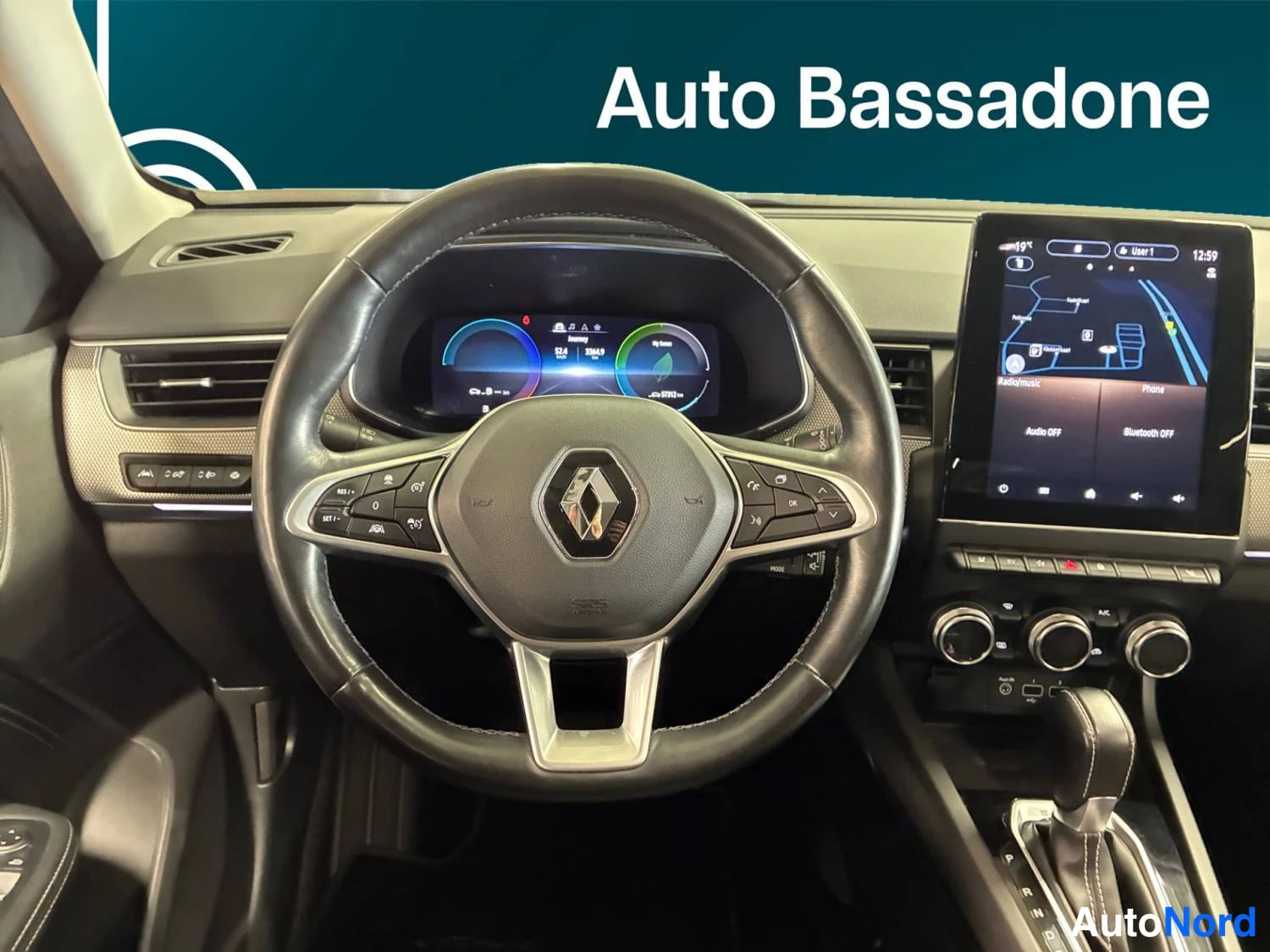 Valkoinen Renault Arkana E-TECH 2022, ohjaamo, kuva 10