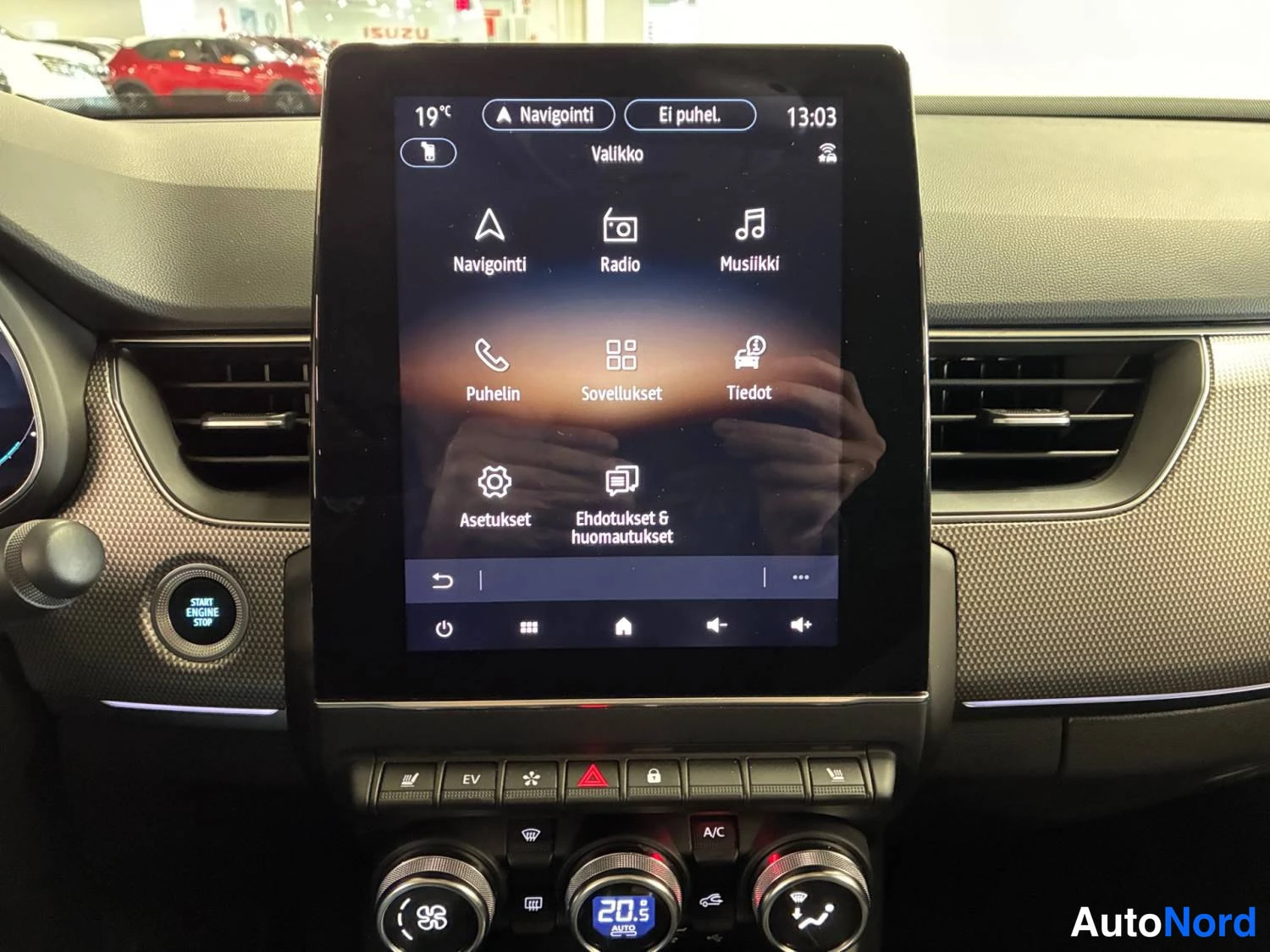 Valkoinen Renault Arkana E-TECH 2022, yksityiskohta, kuva 21