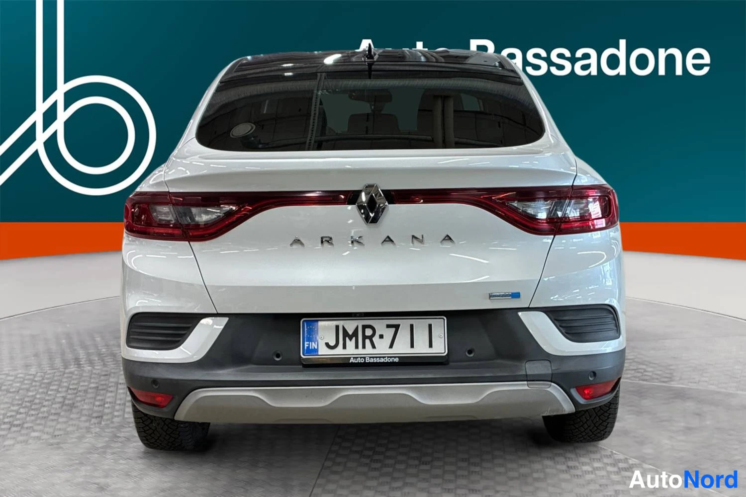 Valkoinen Renault Arkana E-TECH 2022, takaa, kuva 8