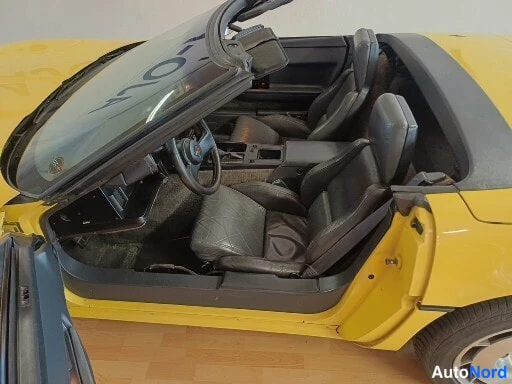 Keltainen Chevrolet Corvette 1986, etuistuimet, kuva 15