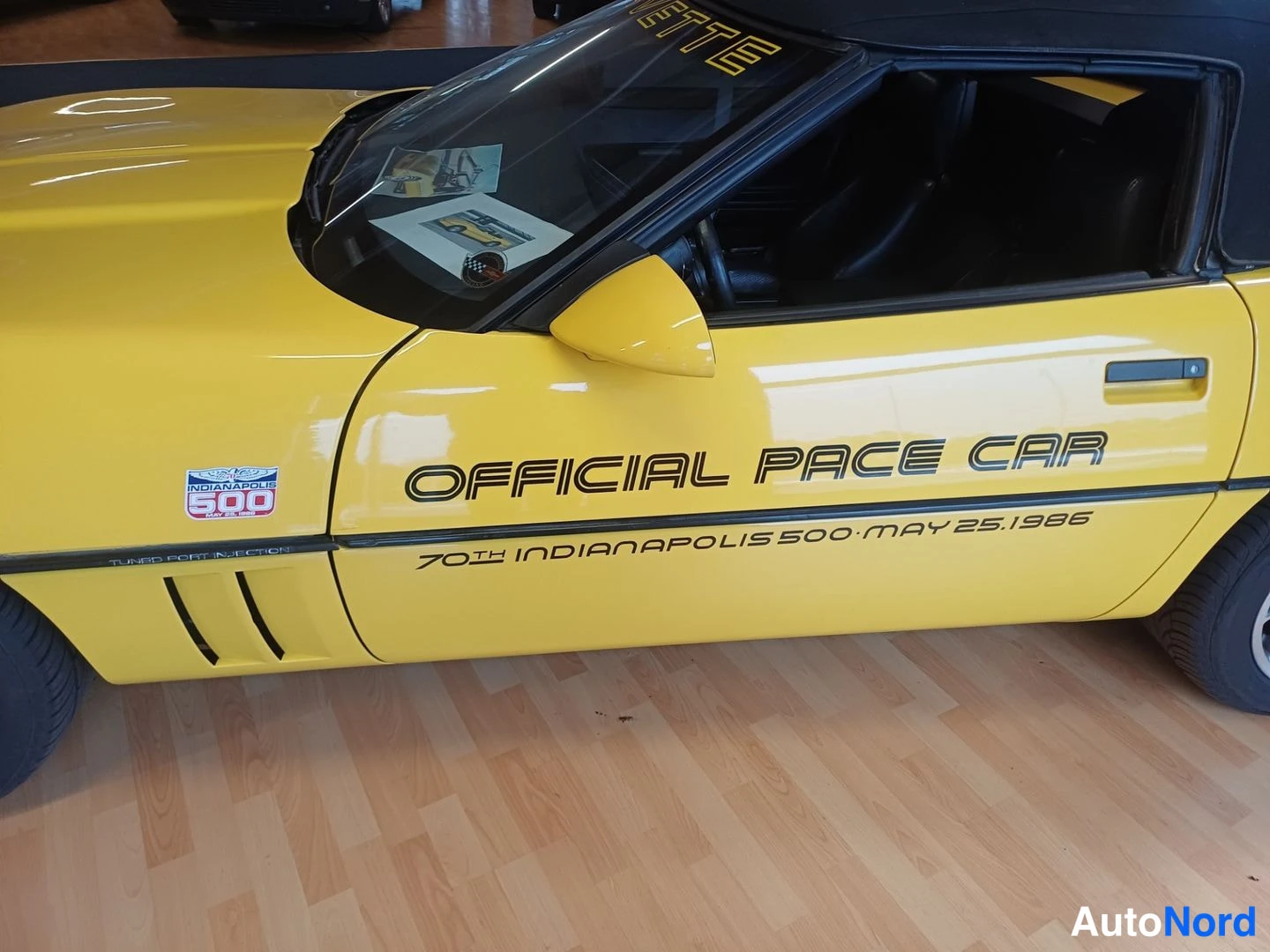 Keltainen Chevrolet Corvette 1986, yksityiskohta, kuva 20