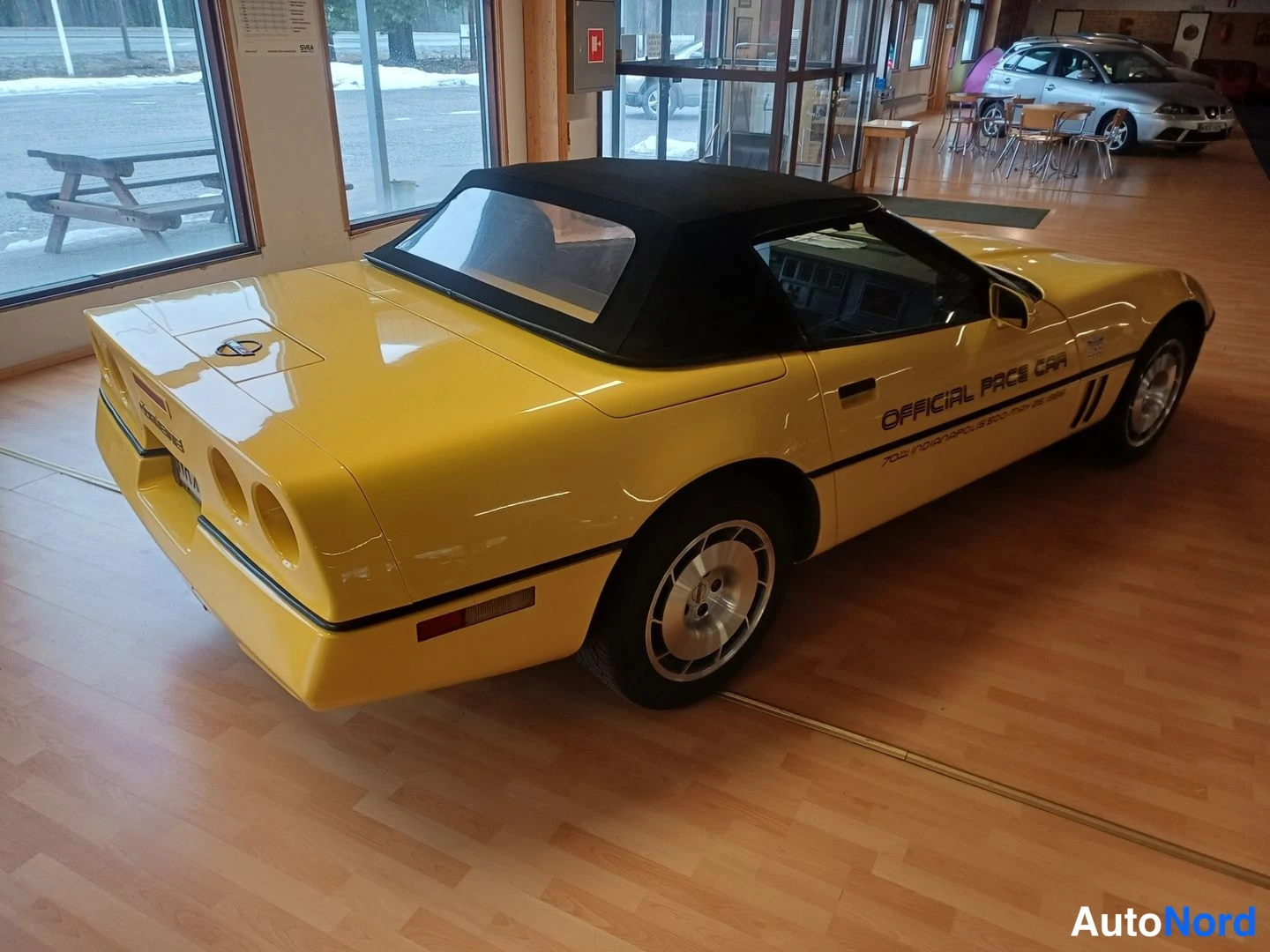 Keltainen Chevrolet Corvette 1986, takaviisto, kuva 10