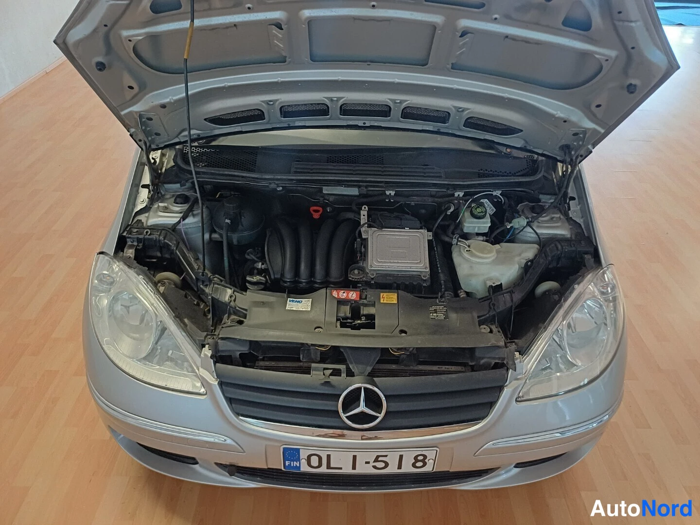 Hopea Mercedes-Benz A 150 2005, moottoritila, kuva 9