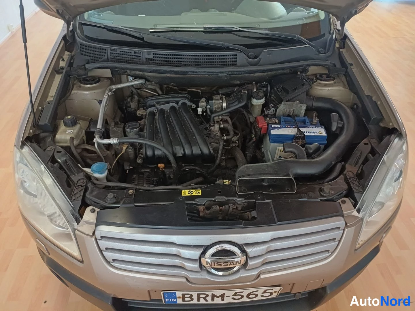 Ruskea Nissan Qashqai+2 2009, moottoritila, kuva 14