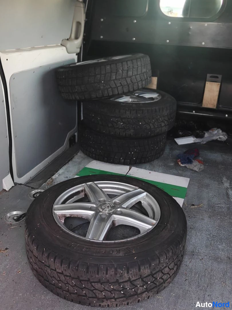 Valkoinen Mercedes-Benz Vito 115 CDI 2010, tavaratila, kuva 10