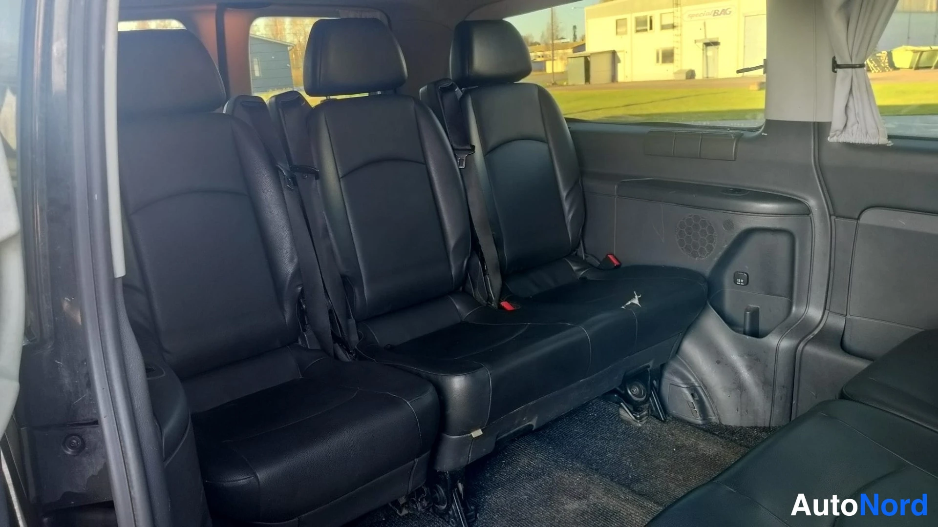 Musta Mercedes-Benz Vito 113 CDI 2010, takaistuimet, kuva 12