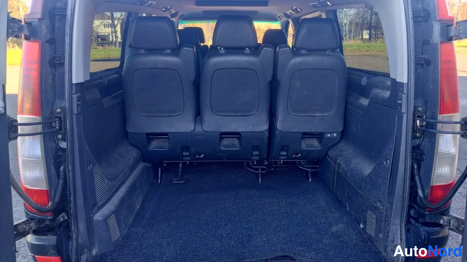 Musta Mercedes-Benz Vito 113 CDI 2010, tavaratila, kuva 14