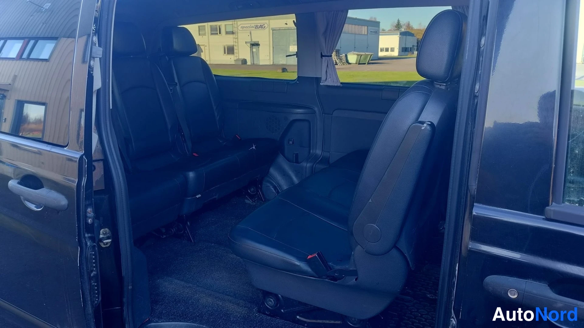 Musta Mercedes-Benz Vito 113 CDI 2010, takaistuimet, kuva 13