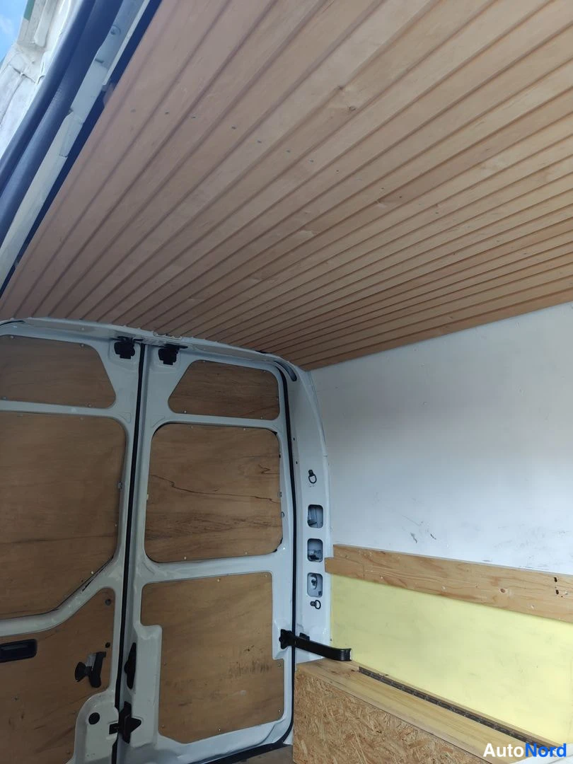 Valkoinen Renault Master 2012, tavaratila, kuva 12