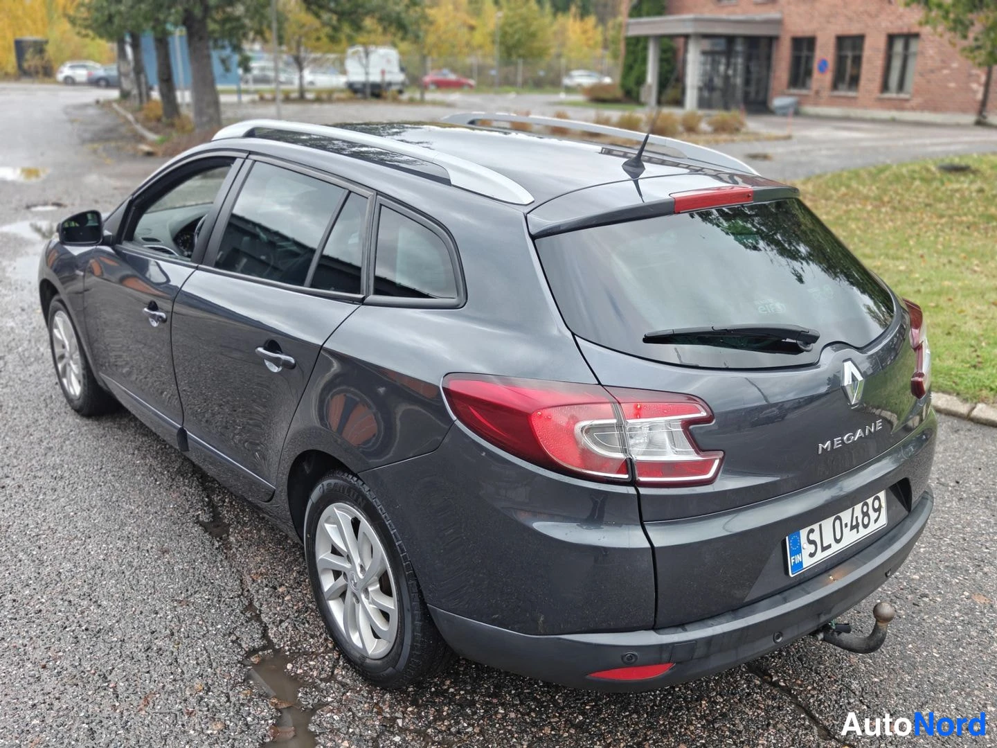 Harmaa Renault Megane 2015, takaviisto, kuva 6