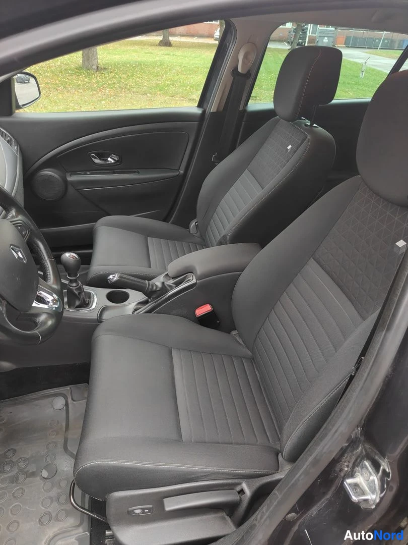 Harmaa Renault Megane 2015, etuistuimet, kuva 9