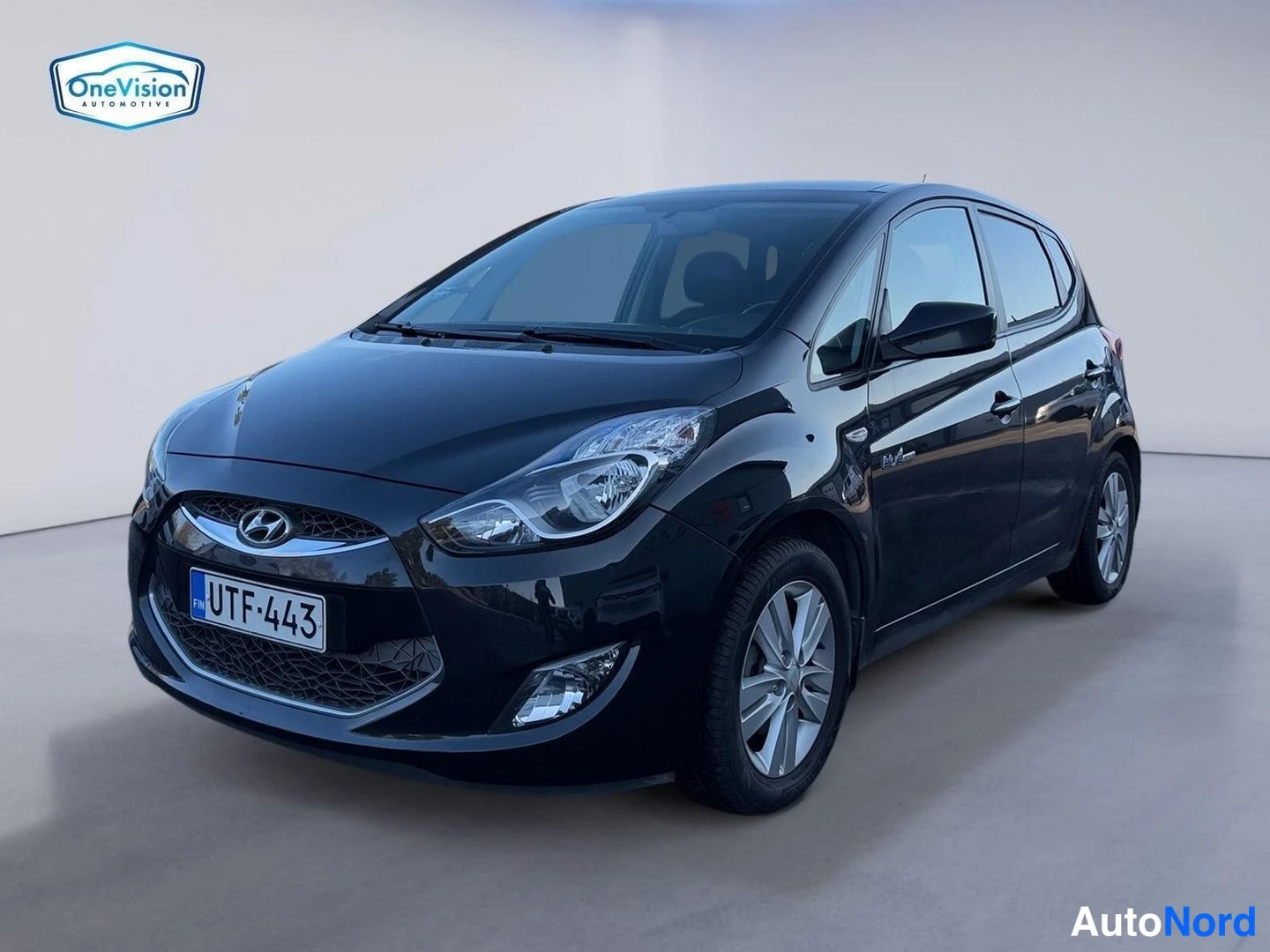 Musta Hyundai ix20 2012, etuviisto, keula vasemmalle, kuva 1