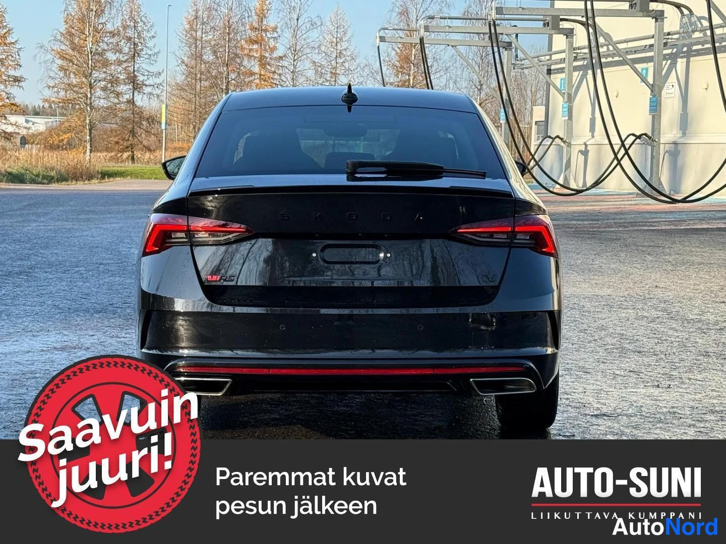 Musta Skoda Octavia 2024, takaa, kuva 6