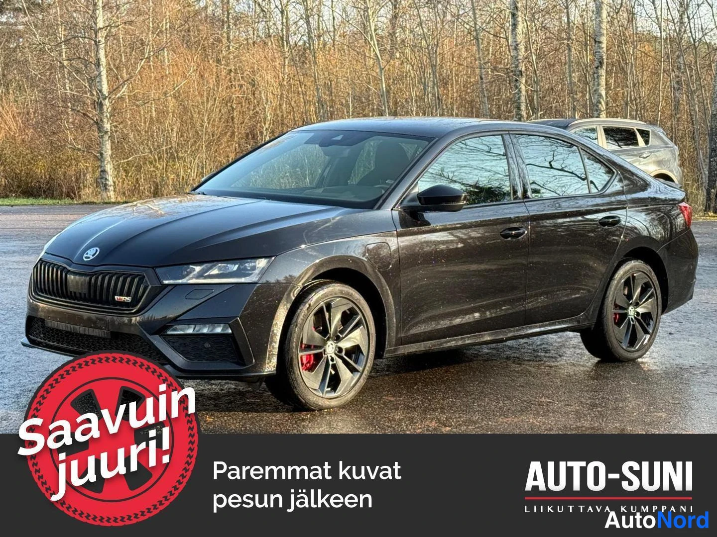 Musta Skoda Octavia 2024, etuviisto, keula vasemmalle, kuva 1